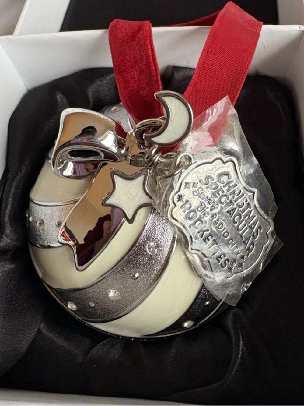 NIB Authentic Pandora 2018 Spectacular Rockettes Ornament & Charm